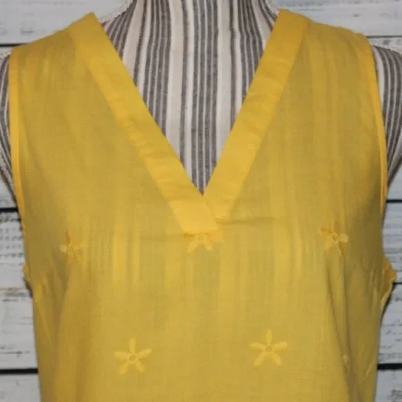 A new day Yellow Sleeveless Blouse Size Small - Picture 3 of 6